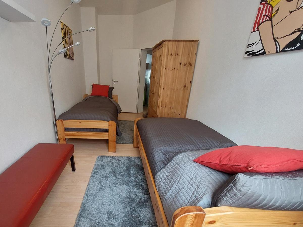 Schoene Zwei-Zimmer-Wohnung "W2" Mit 4 Einzelbetten Und Wlan In Zwenkau Bei Leipzig Im Neuseenland Zewnętrze zdjęcie