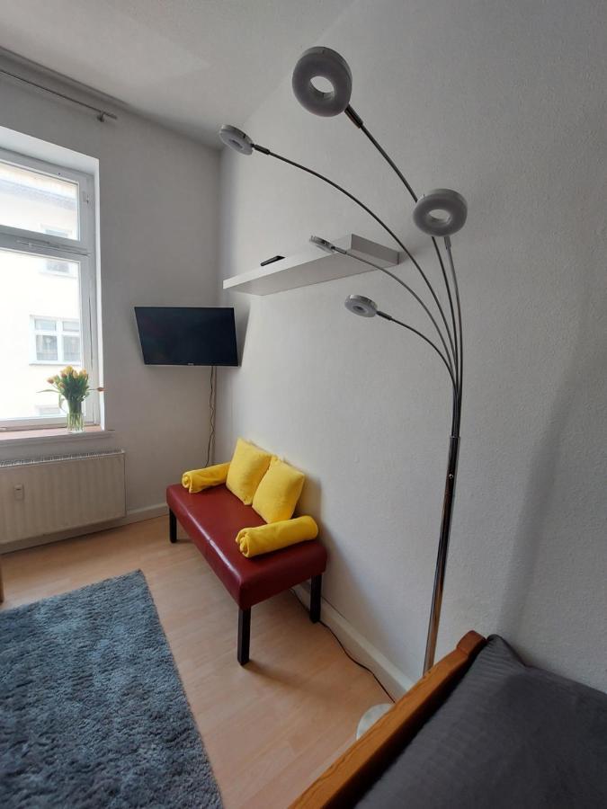 Schoene Zwei-Zimmer-Wohnung "W2" Mit 4 Einzelbetten Und Wlan In Zwenkau Bei Leipzig Im Neuseenland Zewnętrze zdjęcie