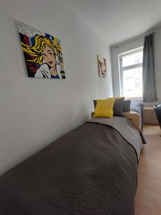 Schoene Zwei-Zimmer-Wohnung "W2" Mit 4 Einzelbetten Und Wlan In Zwenkau Bei Leipzig Im Neuseenland Zewnętrze zdjęcie