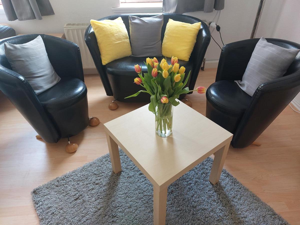 Schoene Zwei-Zimmer-Wohnung "W2" Mit 4 Einzelbetten Und Wlan In Zwenkau Bei Leipzig Im Neuseenland Zewnętrze zdjęcie