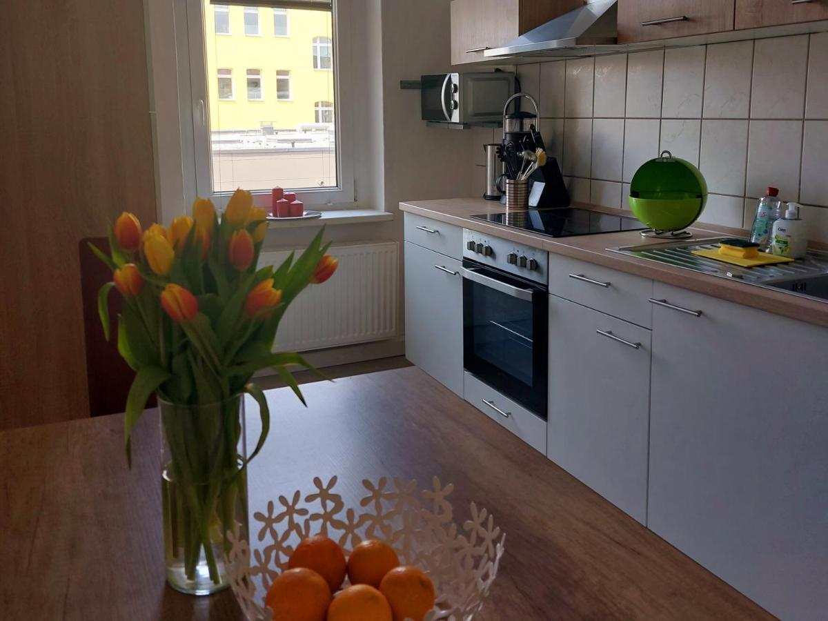 Schoene Zwei-Zimmer-Wohnung "W2" Mit 4 Einzelbetten Und Wlan In Zwenkau Bei Leipzig Im Neuseenland Zewnętrze zdjęcie