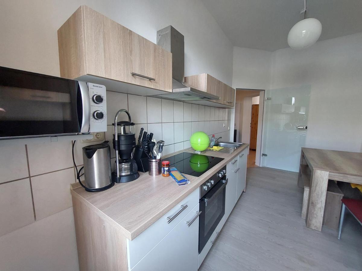 Schoene Zwei-Zimmer-Wohnung "W2" Mit 4 Einzelbetten Und Wlan In Zwenkau Bei Leipzig Im Neuseenland Zewnętrze zdjęcie