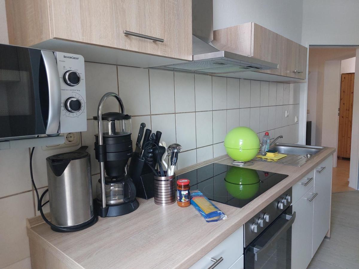 Schoene Zwei-Zimmer-Wohnung "W2" Mit 4 Einzelbetten Und Wlan In Zwenkau Bei Leipzig Im Neuseenland Zewnętrze zdjęcie