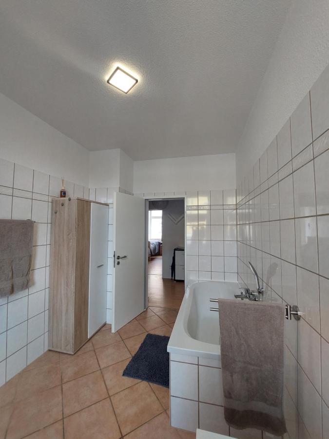 Schoene Zwei-Zimmer-Wohnung "W2" Mit 4 Einzelbetten Und Wlan In Zwenkau Bei Leipzig Im Neuseenland Zewnętrze zdjęcie