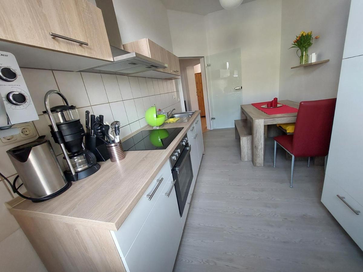 Schoene Zwei-Zimmer-Wohnung "W2" Mit 4 Einzelbetten Und Wlan In Zwenkau Bei Leipzig Im Neuseenland Zewnętrze zdjęcie