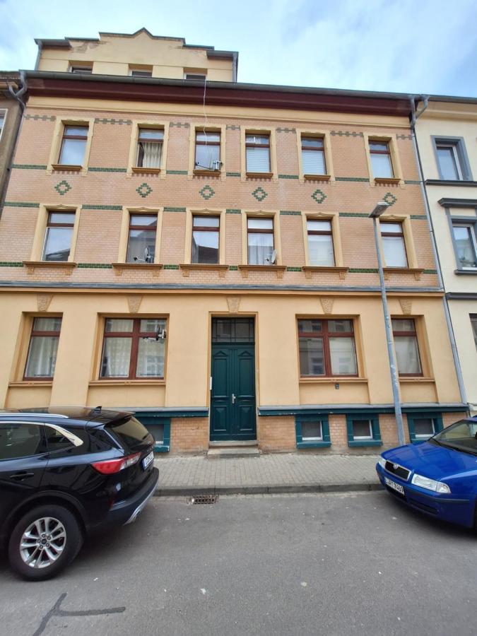 Schoene Zwei-Zimmer-Wohnung "W2" Mit 4 Einzelbetten Und Wlan In Zwenkau Bei Leipzig Im Neuseenland Zewnętrze zdjęcie